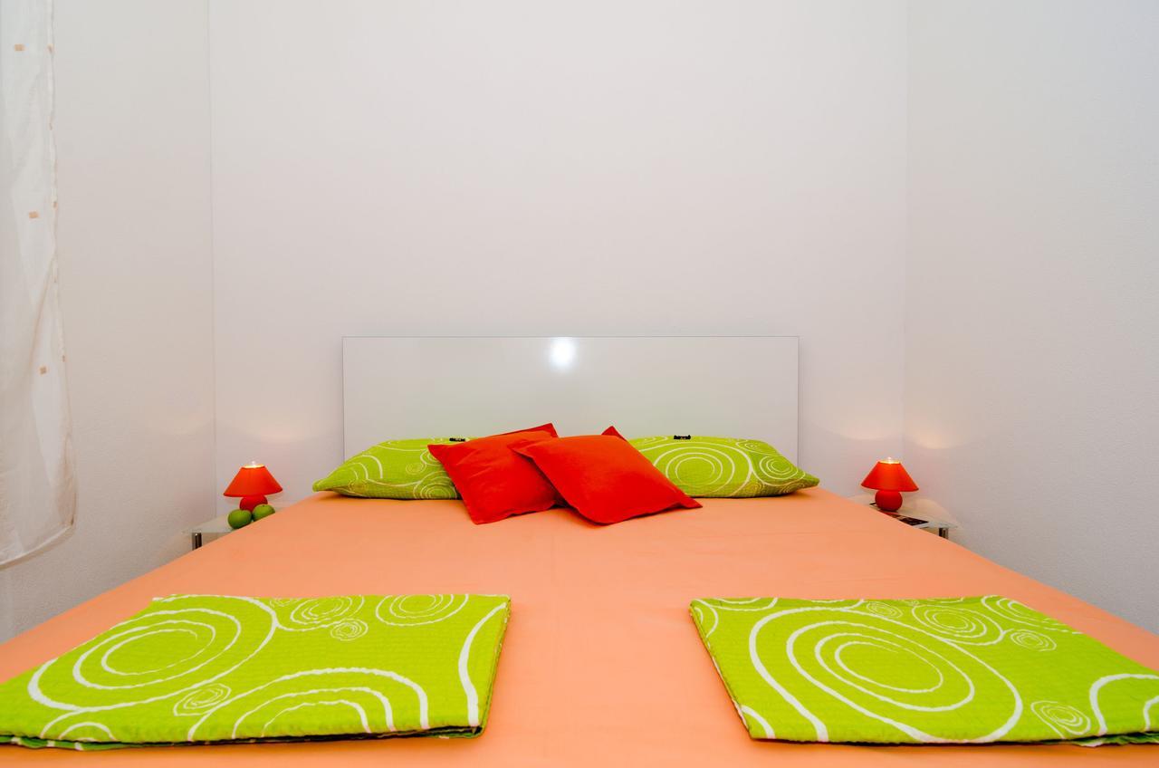 Guest House Cinema Close To Port Дубровник Екстериор снимка